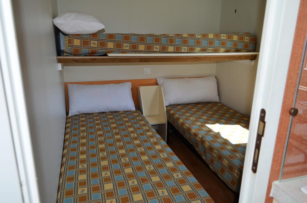 Camping Villaviciosa Selorio ภายนอก รูปภาพ